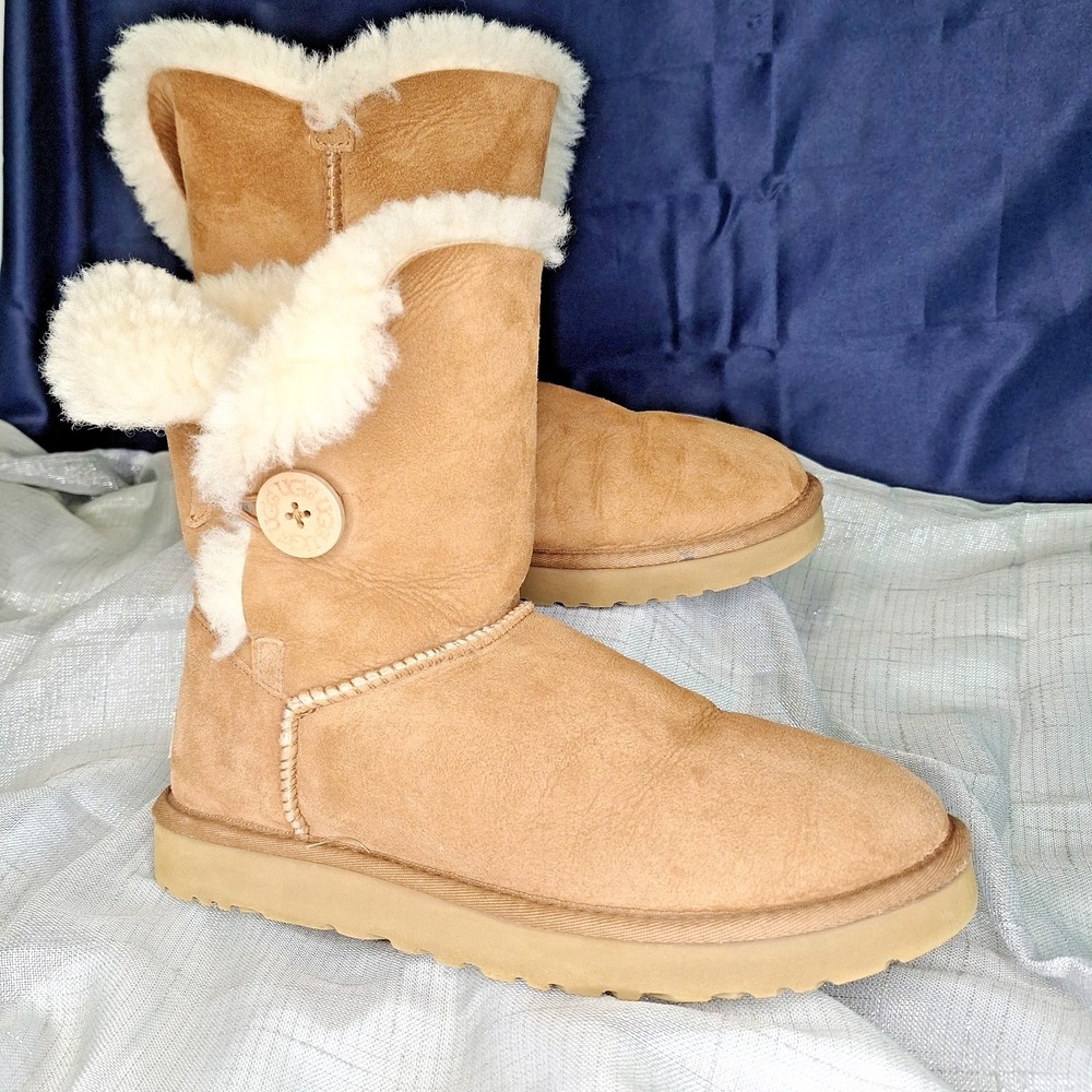 UGG 10 Australia Bailey Button Boots Chestnut ORIGINAL US 10 Tan Beige Khaki OG
